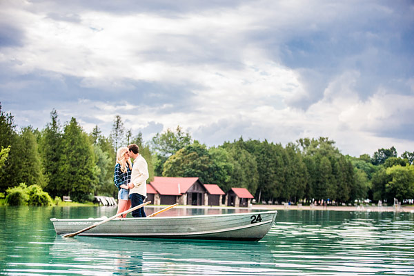 private-picnic-engagement-session