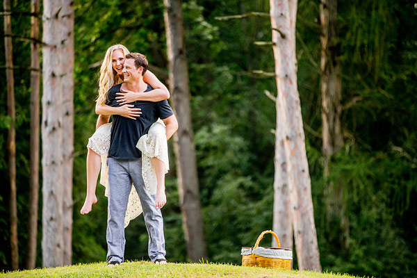 private-picnic-engagement-session