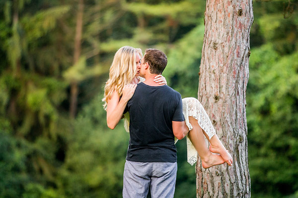 private-picnic-engagement-session