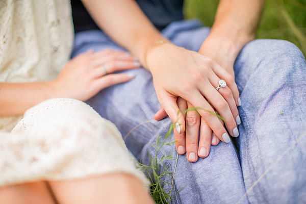 private-picnic-engagement-session