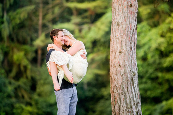 private-picnic-engagement-session