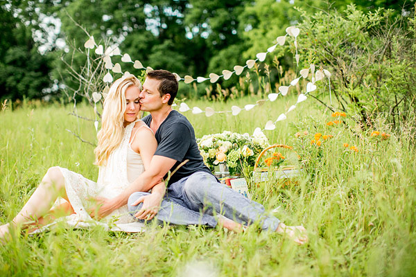 private-picnic-engagement-session