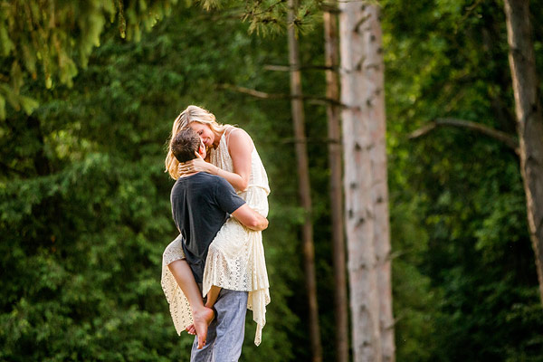 private-picnic-engagement-session
