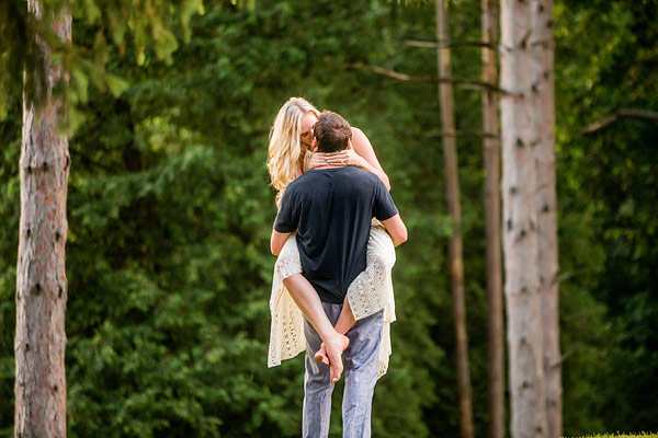 private-picnic-engagement-session