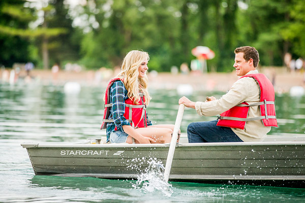 private-picnic-engagement-session