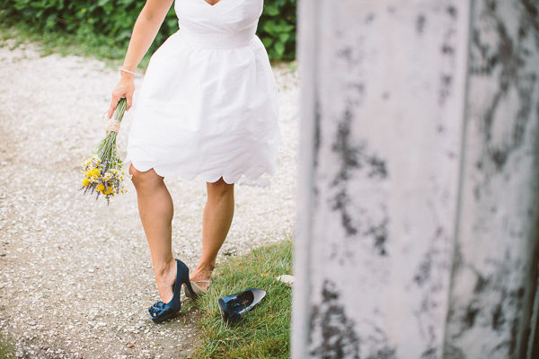 relaxed-cape-cod-beach-wedding