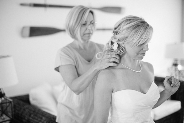 relaxed-cape-cod-beach-wedding