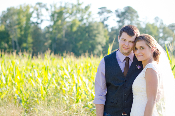 sweet-and-simple-outdoor-wedding