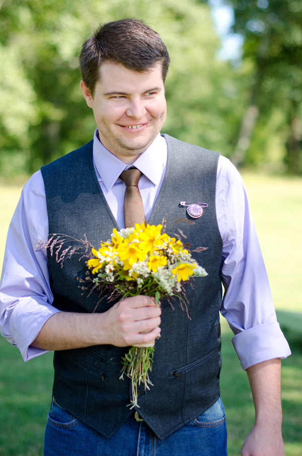 sweet-and-simple-outdoor-wedding