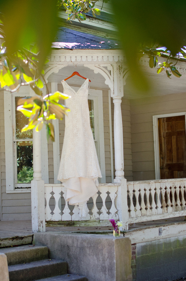 sweet-and-simple-outdoor-wedding