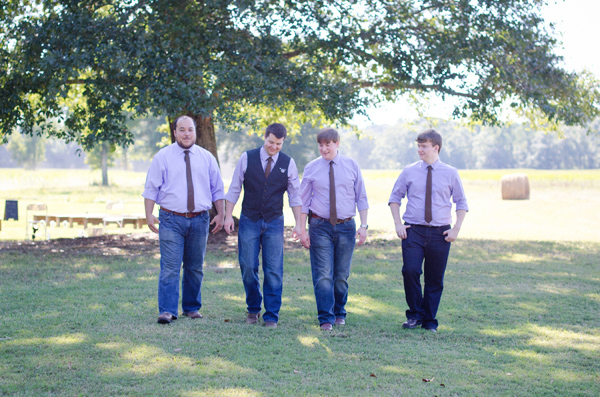 sweet-and-simple-outdoor-wedding