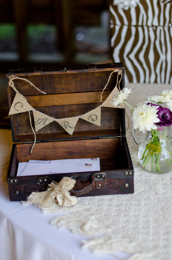 sweet-and-simple-outdoor-wedding