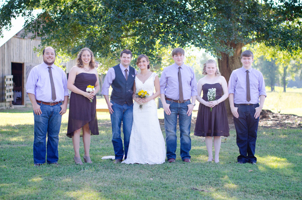 sweet-and-simple-outdoor-wedding