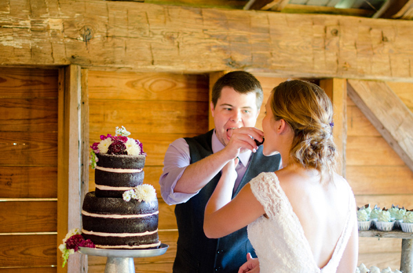 sweet-and-simple-outdoor-wedding