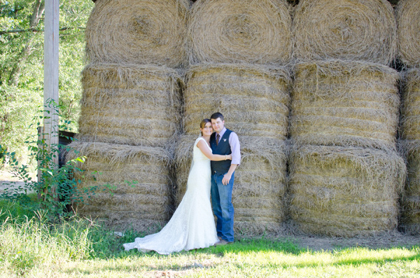 sweet-and-simple-outdoor-wedding