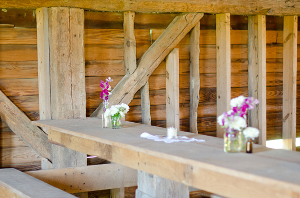 sweet-and-simple-outdoor-wedding