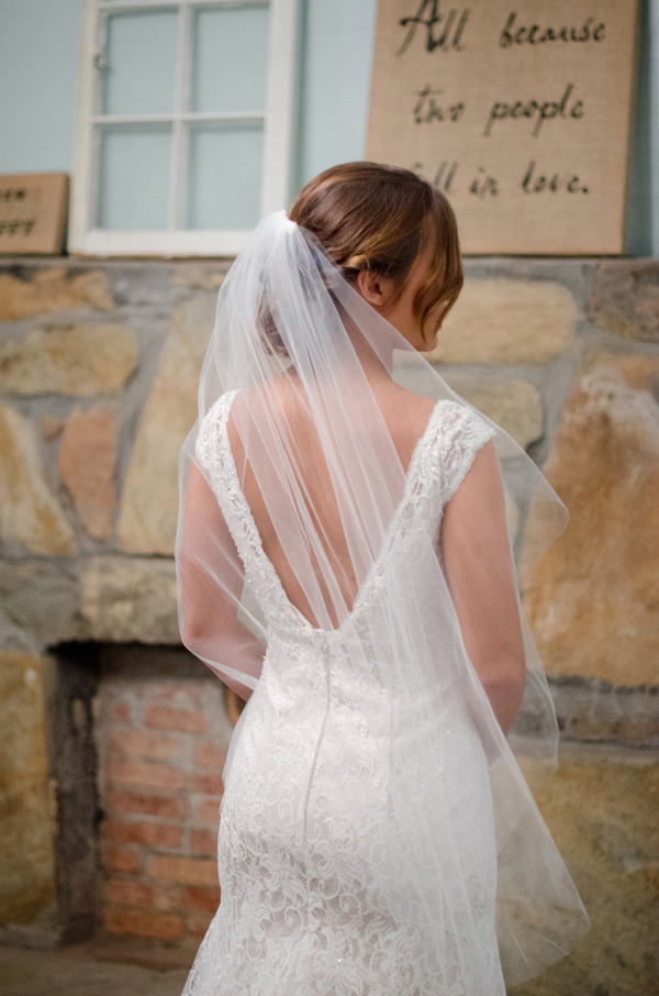 sweet-and-simple-outdoor-wedding