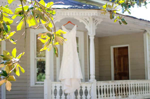 sweet-and-simple-outdoor-wedding