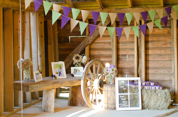 sweet-and-simple-outdoor-wedding