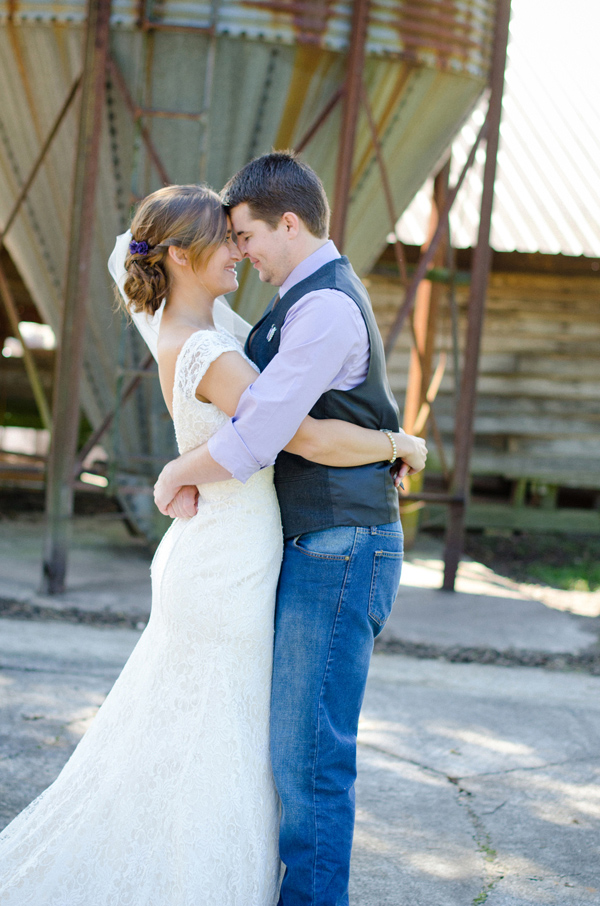 sweet-and-simple-outdoor-wedding