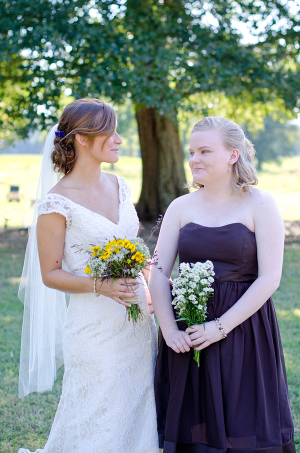 sweet-and-simple-outdoor-wedding