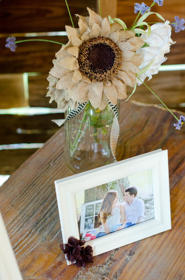 sweet-and-simple-outdoor-wedding