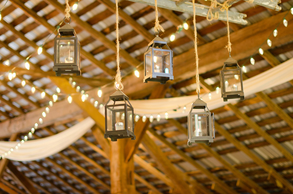 sweet-and-simple-outdoor-wedding