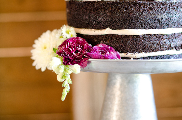 sweet-and-simple-outdoor-wedding