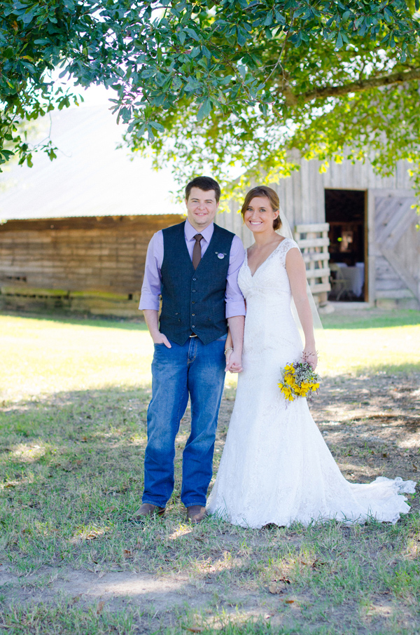 sweet-and-simple-outdoor-wedding