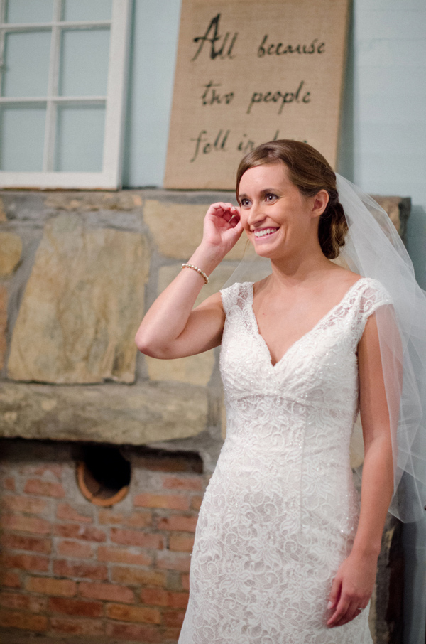 sweet-and-simple-outdoor-wedding