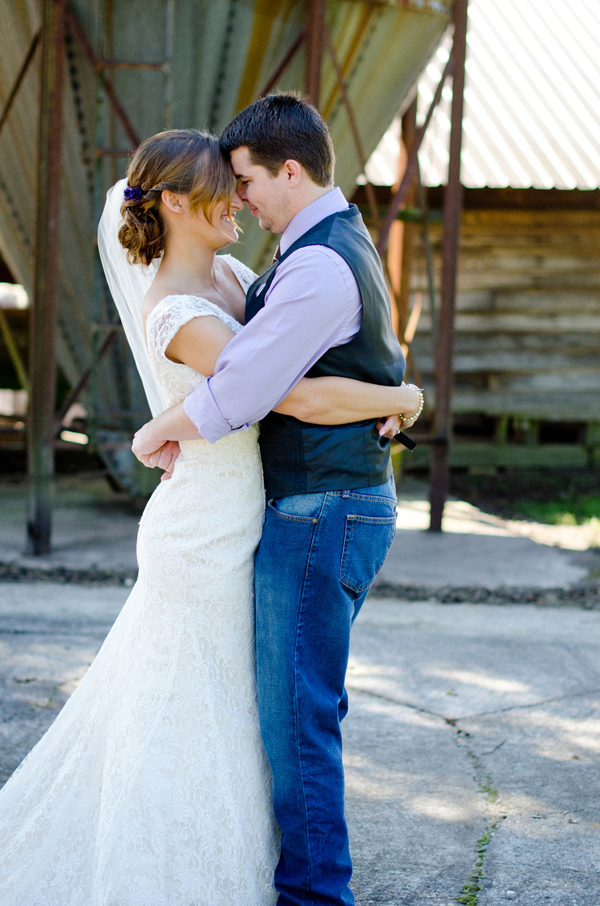 sweet-and-simple-outdoor-wedding