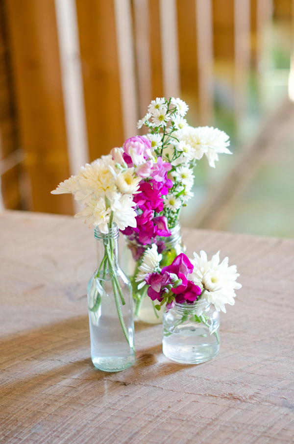 sweet-and-simple-outdoor-wedding