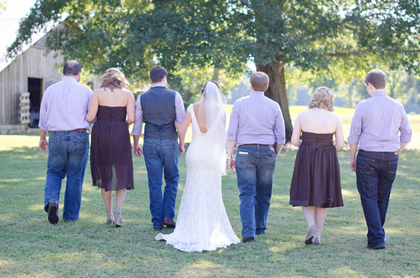 sweet-and-simple-outdoor-wedding