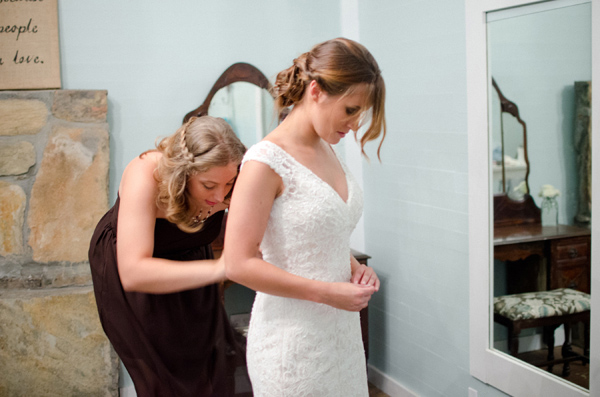 sweet-and-simple-outdoor-wedding