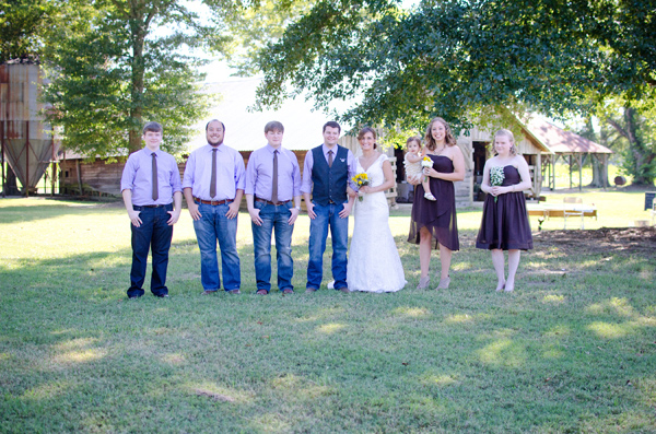 sweet-and-simple-outdoor-wedding
