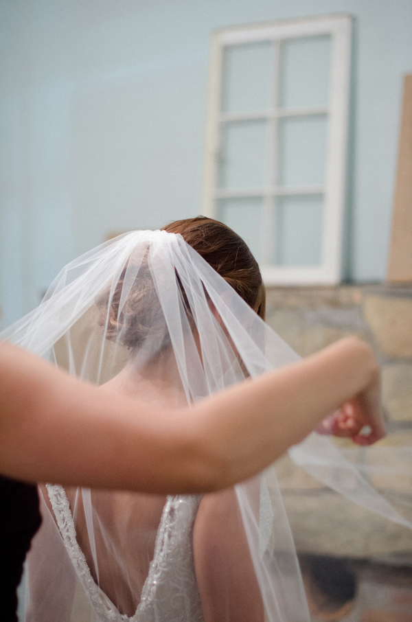 sweet-and-simple-outdoor-wedding