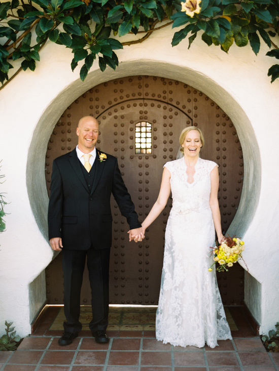 vibrant-and-colorful-coastal-wedding