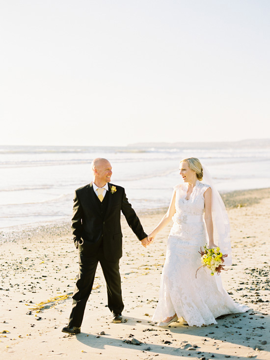 vibrant-and-colorful-coastal-wedding