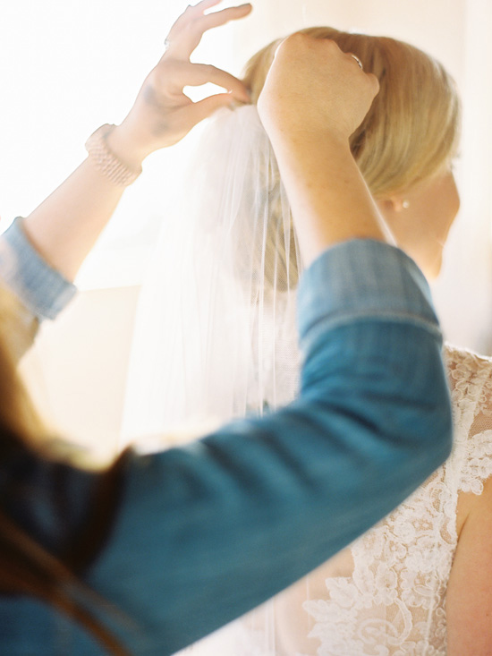 vibrant-and-colorful-coastal-wedding