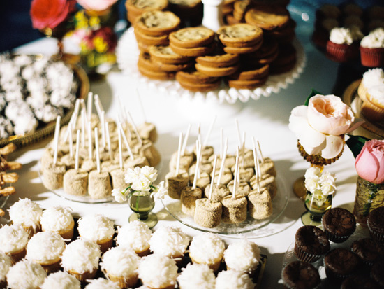 vibrant-and-colorful-coastal-wedding