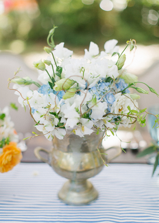 blue and white wedding centerpieces