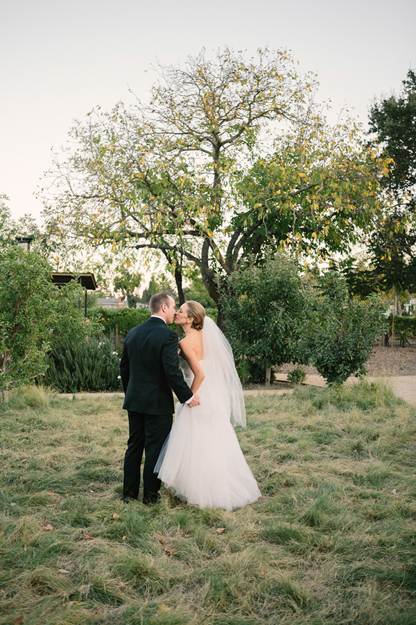 gold-and-white-wedding-in-napa-valley