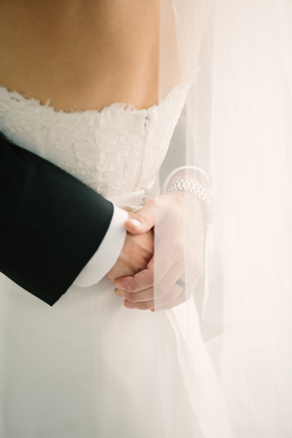 gold-and-white-wedding-in-napa-valley