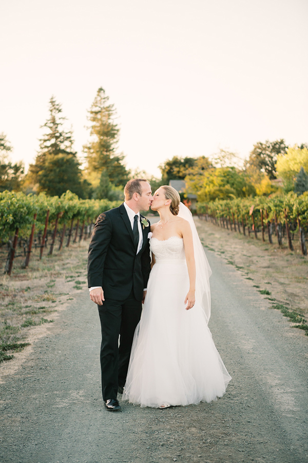 gold-and-white-wedding-in-napa-valley