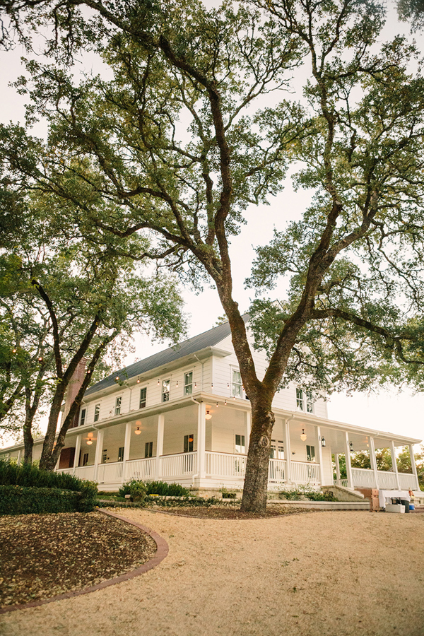 gold-and-white-wedding-in-napa-valley