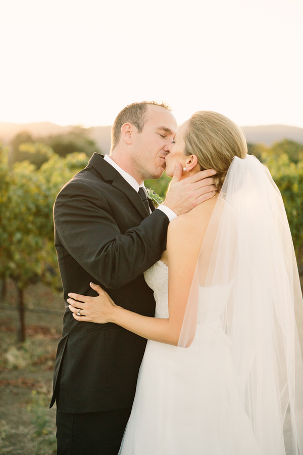 gold-and-white-wedding-in-napa-valley