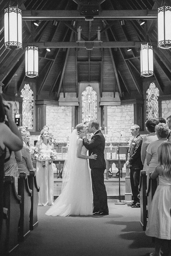 gold-and-white-wedding-in-napa-valley