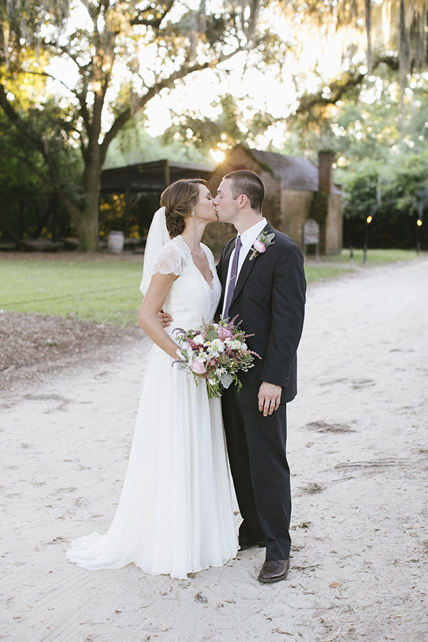 good-mood-metallic-wedding-in-charleston