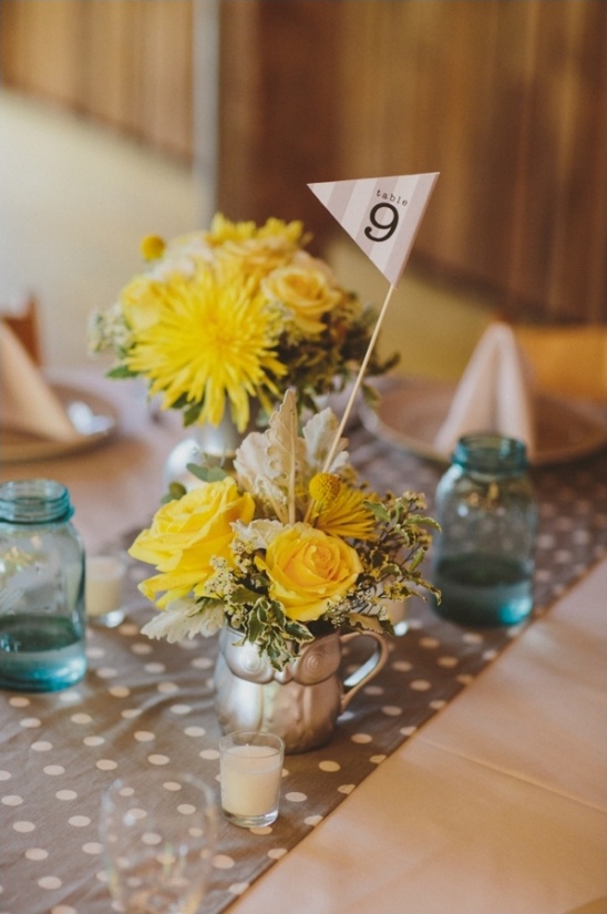 paper flag table number ideas