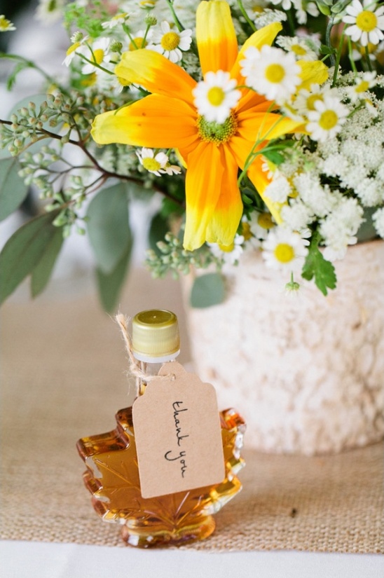 maple syrup wedding favors